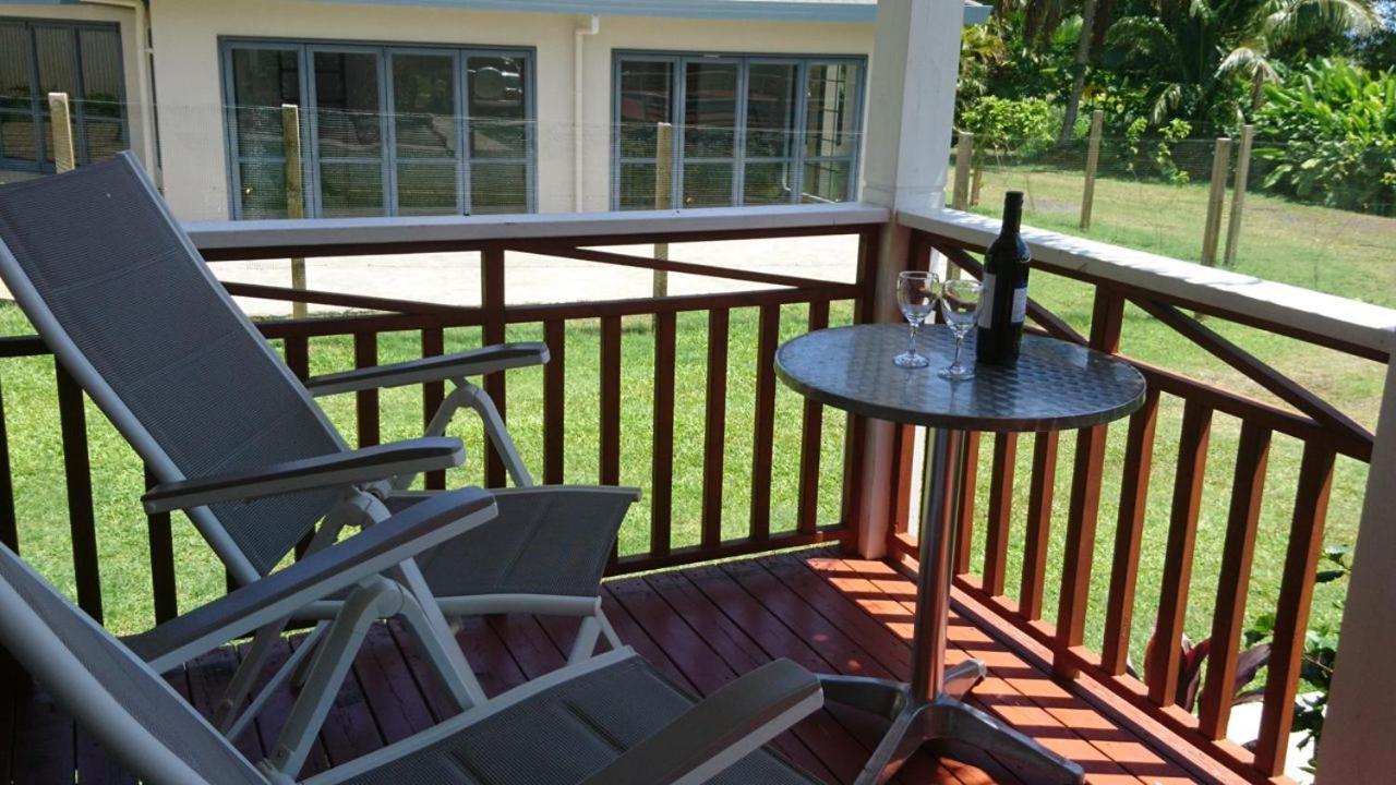 Red Hibiscus Villas Rarotonga Eksteriør bilde