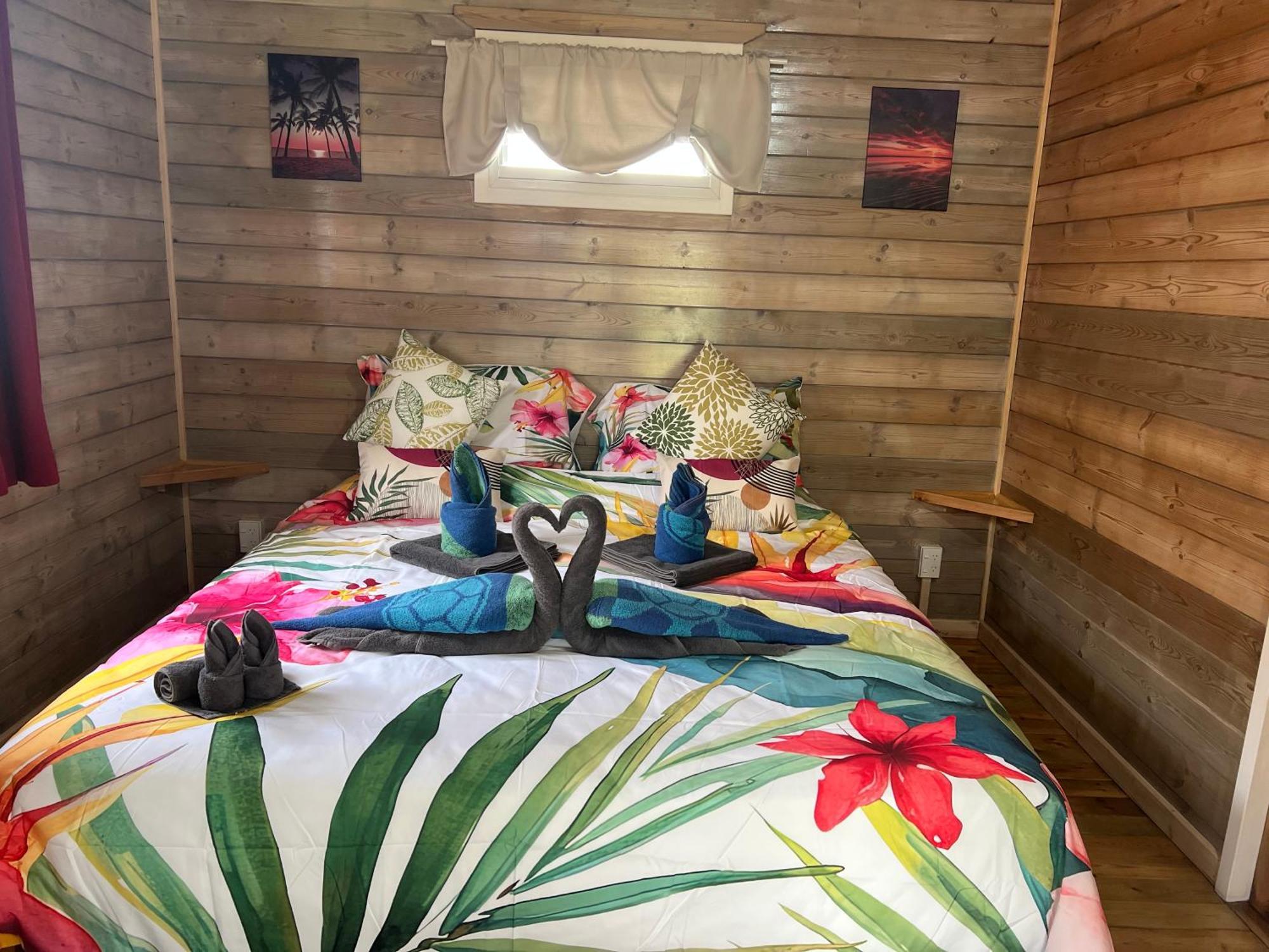 Red Hibiscus Villas Rarotonga Eksteriør bilde